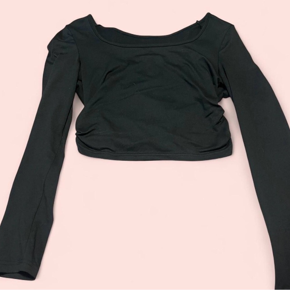 SHEIN Black Long Sleeve Crop Top